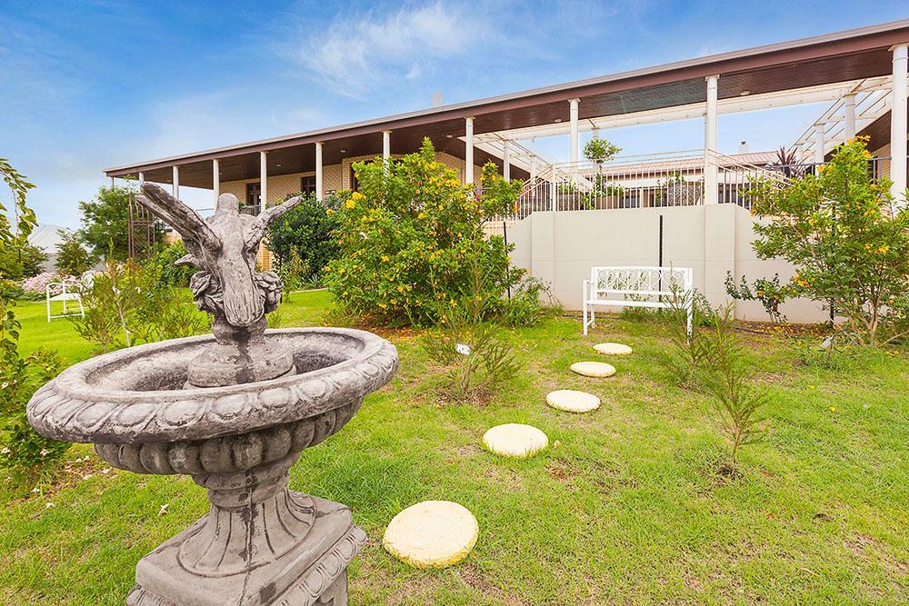 Fairway Manor Accommodation Нортам Экстерьер фото