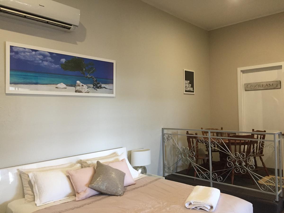 Fairway Manor Accommodation Нортам Экстерьер фото